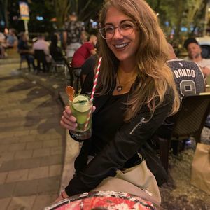 Meet your Posher, Monica